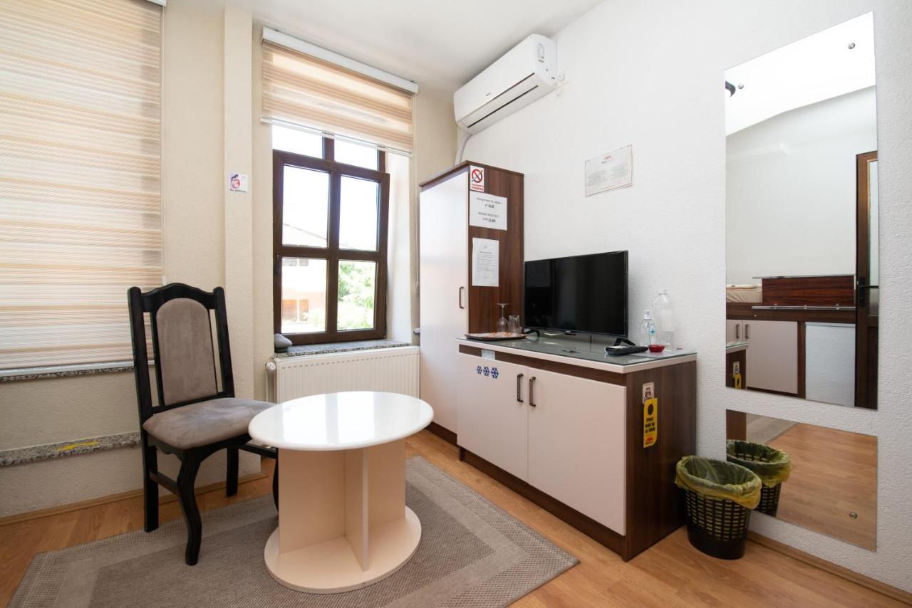Stone Bridge Apartments Bituli Exterior foto